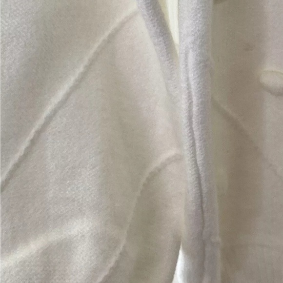 Simplee White Pom Pom Knit Sweater Chic Textured Cozy Winter Pullover. - Picture 4 of 8